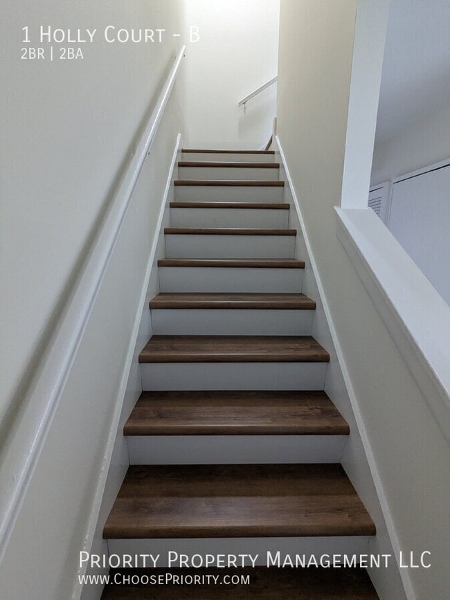 Building Photo - 1 Holly Ct