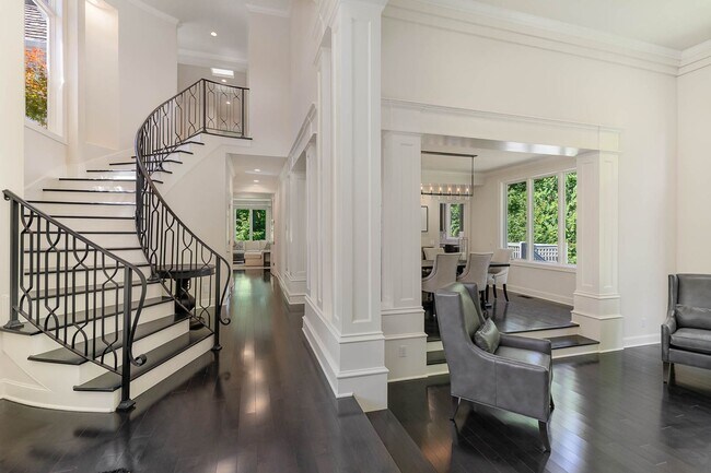 Building Photo - 4Bd/3.5Ba Issaquah Home