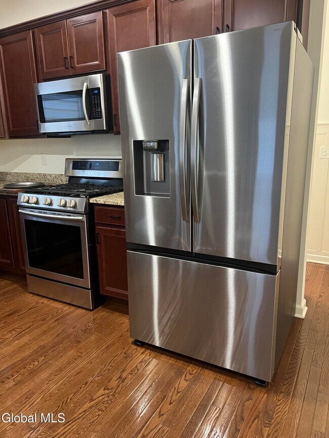 Building Photo - 10 Swatling Dr