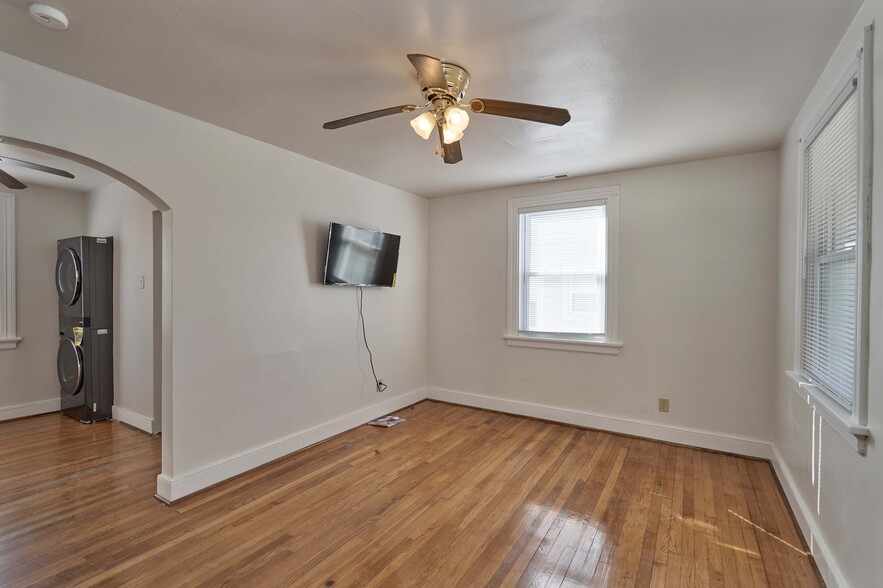 Building Photo - 1707 Greenville Ave