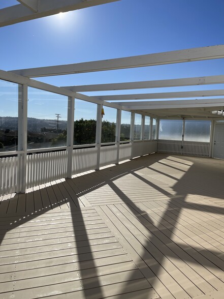 Building Photo - 633 Rocca Ave