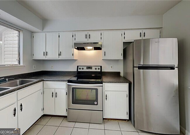 Building Photo - 8577 Parkside Dr