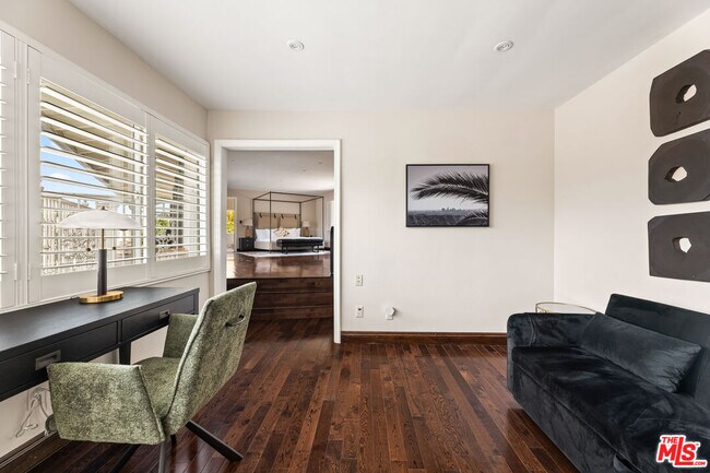 Building Photo - 3200 Oakley Dr