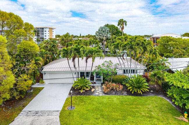 Building Photo - 1733 Coral Gardens Dr
