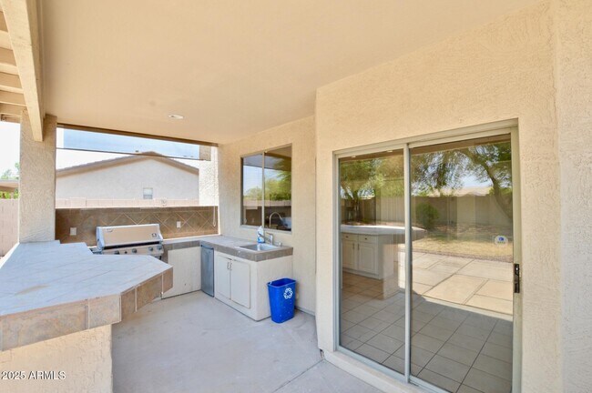 Building Photo - 14605 W Verde Ln