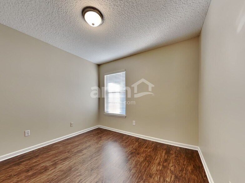 Building Photo - 8074 Shadwell Ct