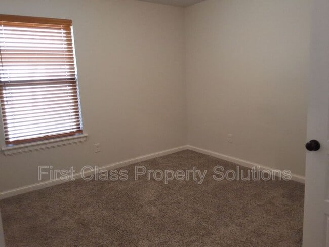 Building Photo - 19616 Bolton Rd