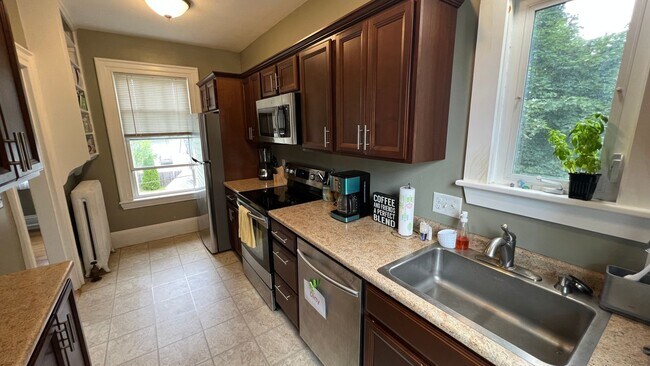 Building Photo - 665 Central Ave