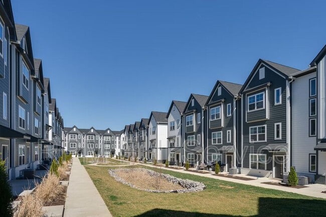 Building Photo - 700 N Dupont Ave