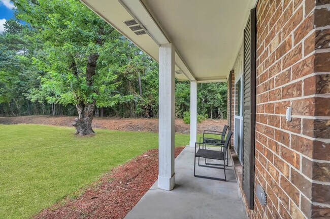 Building Photo - 302 Manden Rd