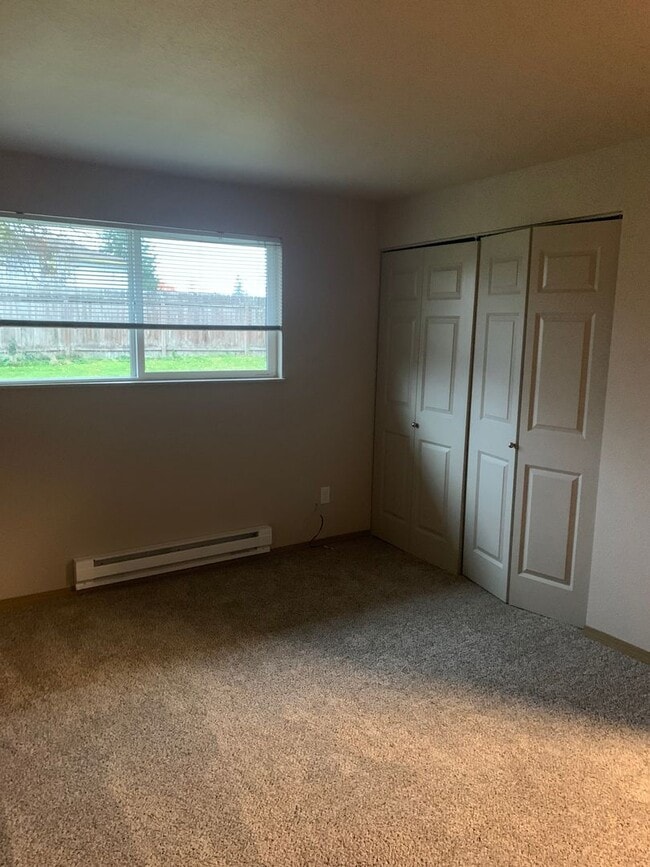 Building Photo - Downtown Puyallup Duplex