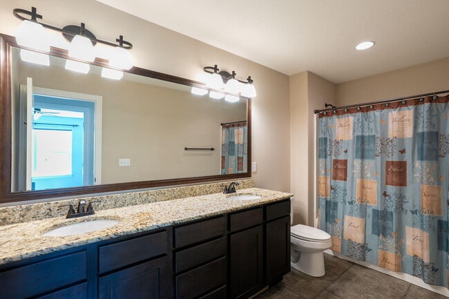 Building Photo - 2414 Nottoway Dr