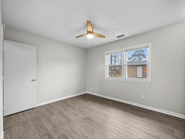 Building Photo - Welcome to Sophia Drive!
