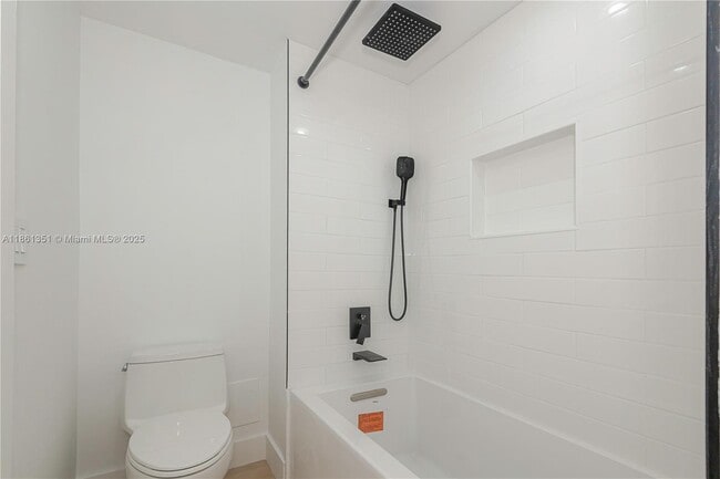 Building Photo - 11111 Biscayne Blvd