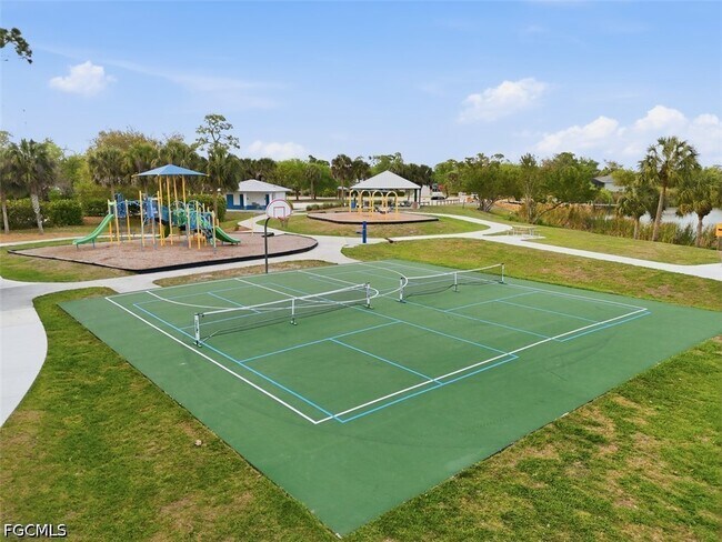 Building Photo - 10087 Amicola St