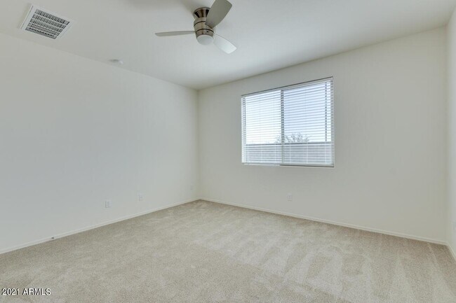 Building Photo - 17677 W Country Club Terrace