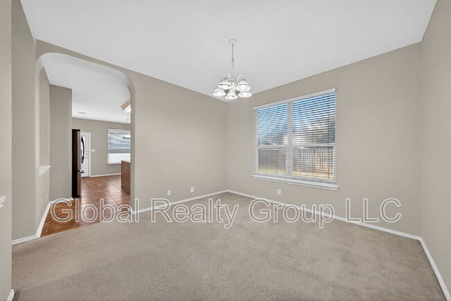 Building Photo - 216 Silver Wing