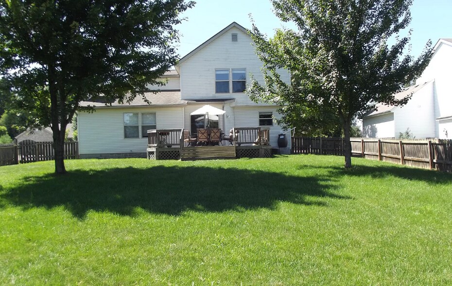 Building Photo - 1074 Lakegrove Court