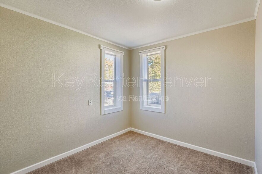 Building Photo - 1010 Jay St