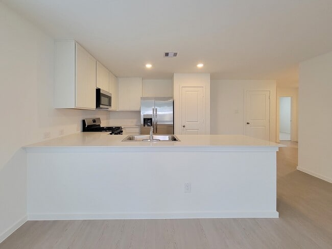 Building Photo - 388 Tejas Trl