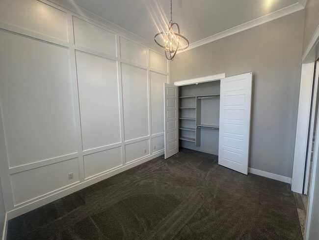 Building Photo - Custom 3 bed plus Office Single Story. Cri...