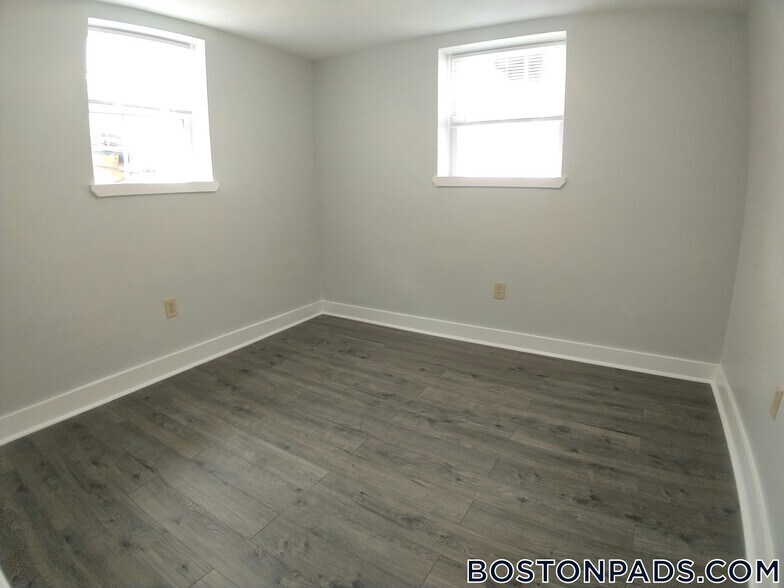 Building Photo - 40 Fenton St