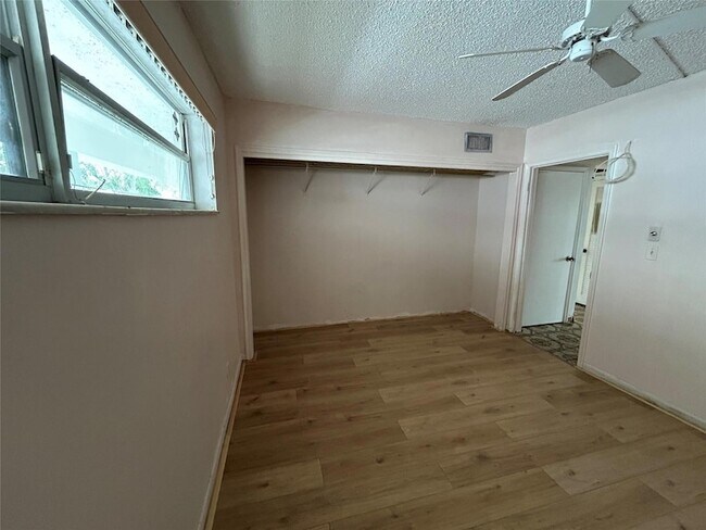 Building Photo - 3301 Spanish Moss Terrace