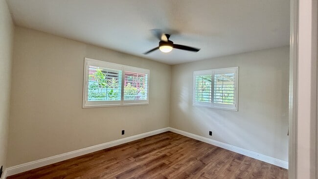 Building Photo - 16-2063-2063 Pearl Dr