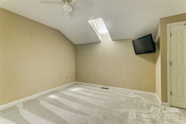 Building Photo - 501 Olmsted Park Pl