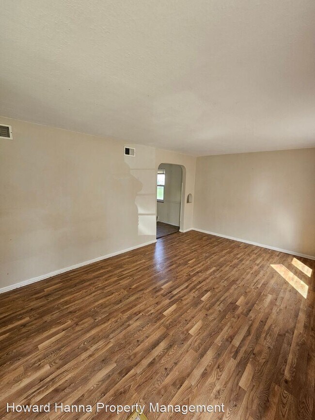Building Photo - 4 br, 1 bath House - 21271 Priday St