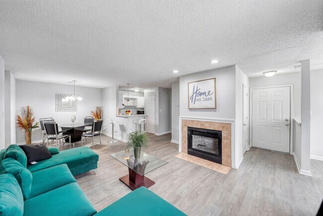 Building Photo - 808 Chase Ridge Dr