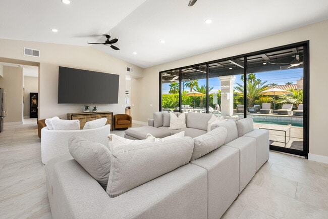 Building Photo - 50820 Calle Guaymas