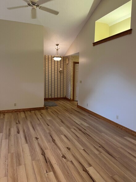 Building Photo - 421 Courtland St