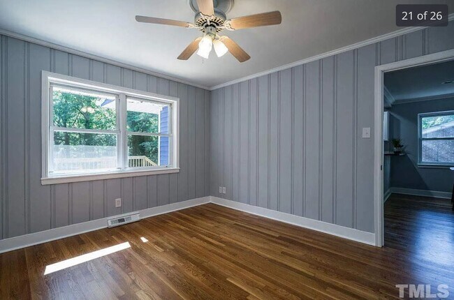 Building Photo - Updated 3 Bedroom Ranch with Stunning Details in Trinity Park - Fenced-in Yard, Pet Friendly!