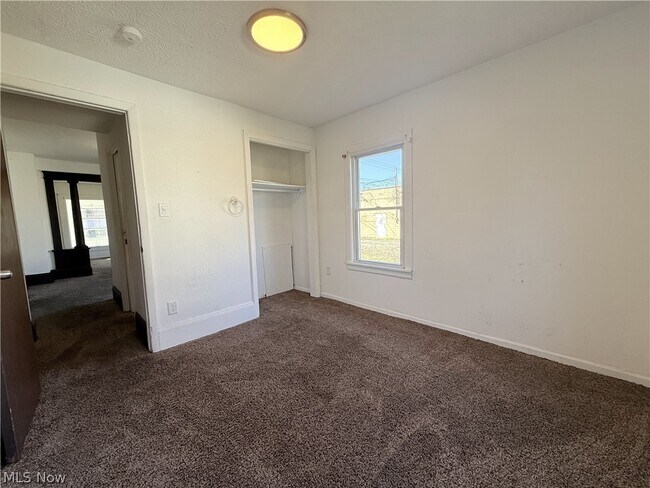 Building Photo - 1433 Kenmore Blvd