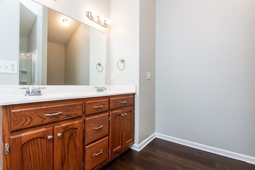 Building Photo - 2798 Shady Well Cove