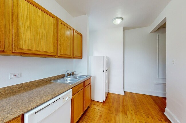 Floorplan - 5300-5308 S. Greenwood Avenue