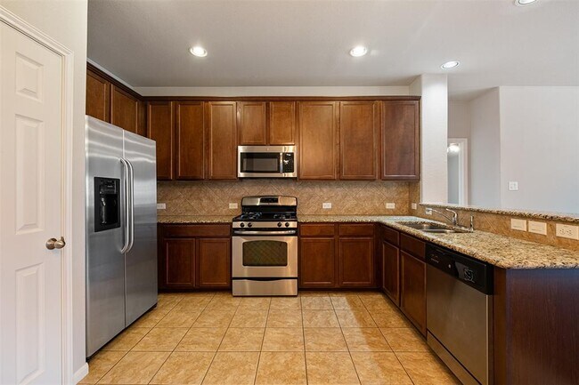 Building Photo - 3101 Davis Ln