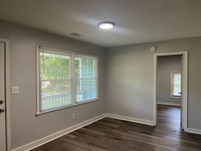 Building Photo - 1647 Bridgeport Dr NW