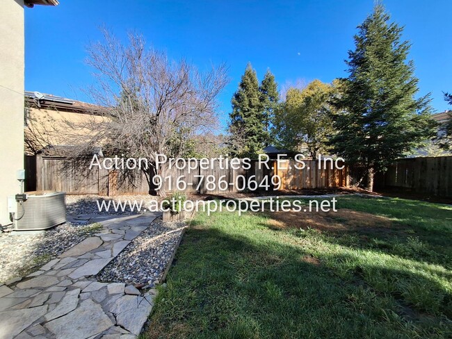 Building Photo - Lincoln Crossing, 2 Story 4 Bedroom, 2.5 b...