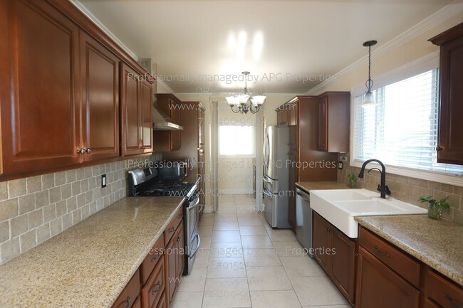 Building Photo - 11675 Faculty Dr