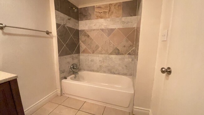 Building Photo - 2903 N U.S. Hwy 281