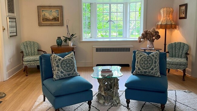 Building Photo - 8 Holly Ln