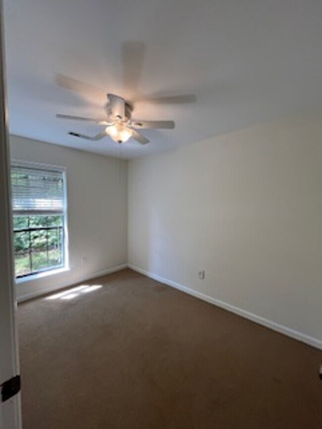 Building Photo - Fantastic Home - James Island