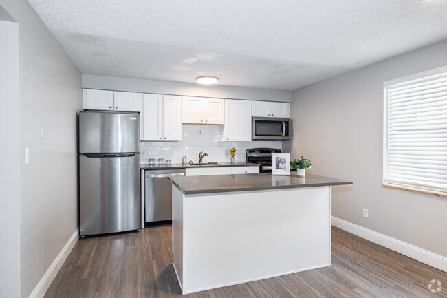 Interior Photo - The Loop at Lamar Station
