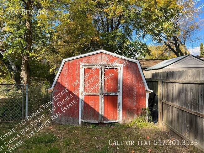 Building Photo - 207 Rita St