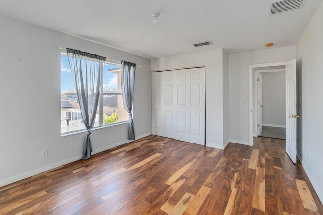 Building Photo - 1755 Delafield Dr