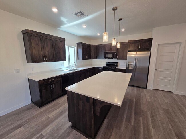 Building Photo - 1471 E White Desert Dr