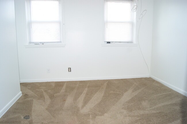 Building Photo - 2BR Townhome in Ashland Mews (Johns Hopkin...