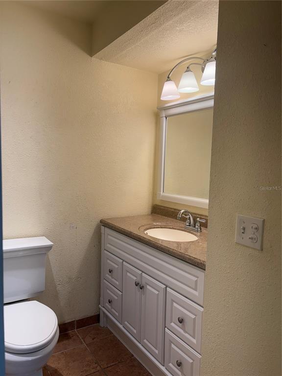 Building Photo - 6177 Chesham Dr